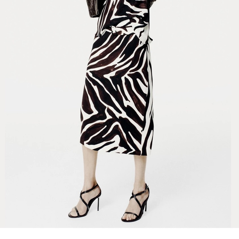 Zara Black and Brown Patterned Pencil Skirt - Picture 2 of 2